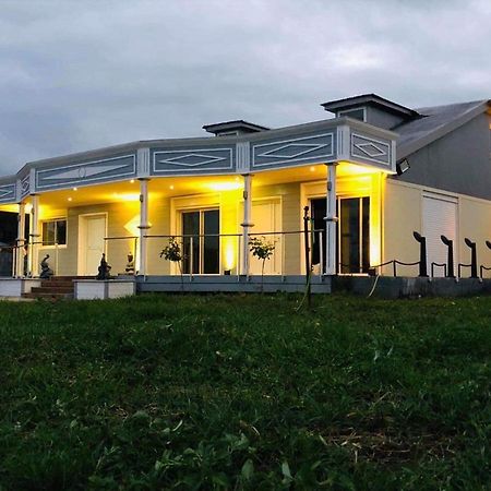 Les Chalets Du Domaine De Nayjee Commune Begue Ngoại thất bức ảnh